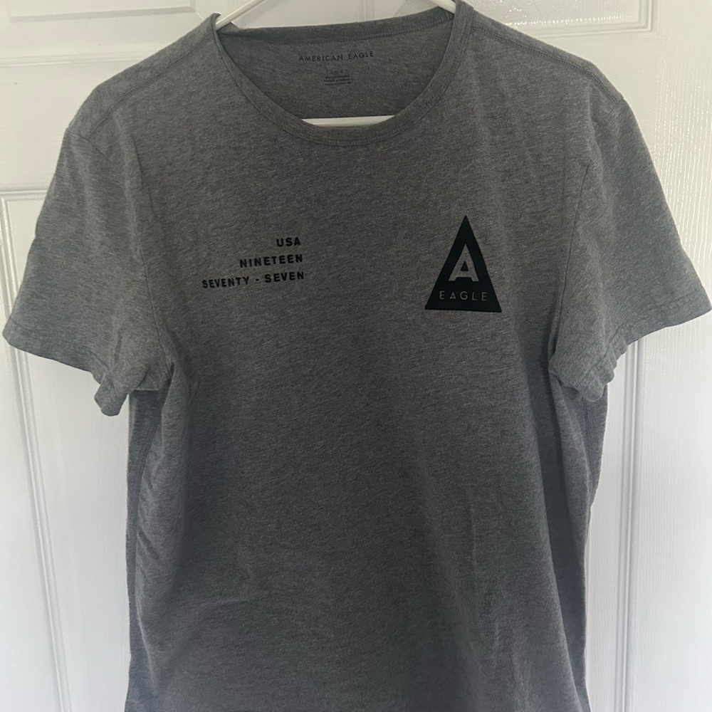 American Eagle Outfitters Gray Short Sleeve Tee
